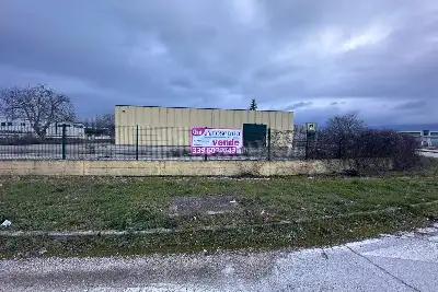 Capannone in vendita, Piazza Guido Ginaldi, Sulmona