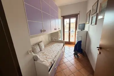 Casa in vendita, Via Metastasio, Pomezia