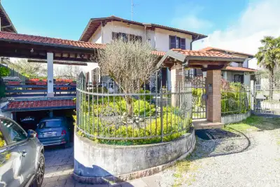 Villa in vendita, Via Gaetano Casati, Besana in Brianza