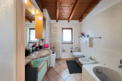Casa Indipendente in vendita, Via Pasubio, Cunardo
