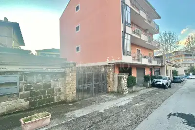 Box in vendita, Via Francesco Scandone, Atripalda, Atripalda