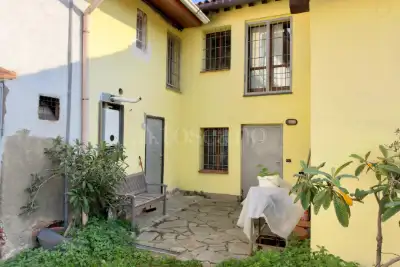 Casa in vendita, Via Bovisasca, Milano