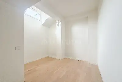 Casa in vendita, Via Giulio Uberti, Milano