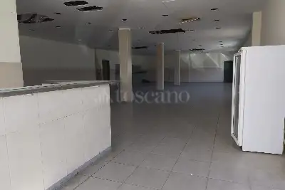 Negozio in affitto, Via Lazio, Orte