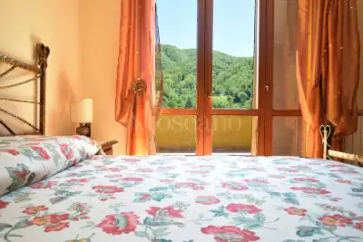 Villa in vendita, Loc. La Casa, Vernio