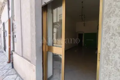 Negozio in vendita, Via Carmine, Brindisi