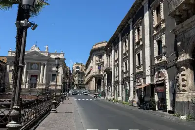 Negozio in vendita, Piazza Stesicoro, Catania