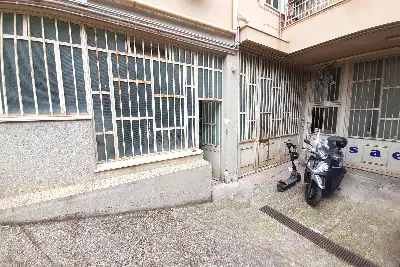 Magazzino in vendita, Via Eduardo Calandra, Palermo