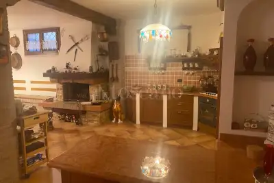 Casa Indipendente in vendita, Via Afrodite, Pomezia