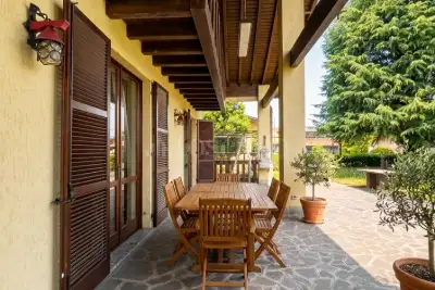 Villa in vendita, Via Fratelli Rosselli, Lograto