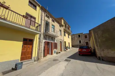 Casa Indipendente in vendita, Via Papa Giovanni XXIII 7, Luras