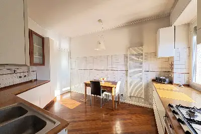 Casa in vendita, Via Lorenteggio, Milano