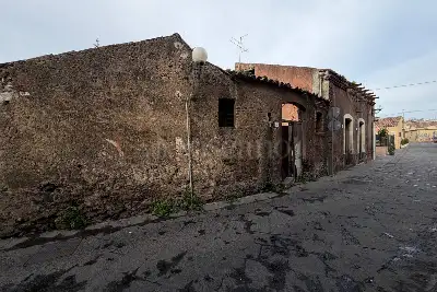 Casa Indipendente in vendita, Gravina - Piazza della Libertà, Gravina di Catania