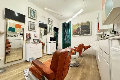 Negozio in vendita, Via Leone Tolstoj, Milano