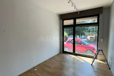 Negozio in vendita, Via Fregni, Modena