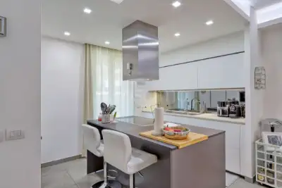Villa Bifamiliare in vendita, Viale Ernesto Thomas, Brusimpiano