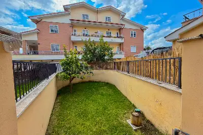 Villino a Schiera in vendita, Via Anna Lorenzetto, Roma