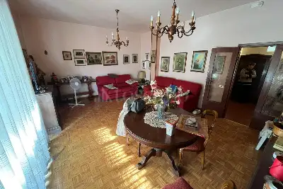 Casa in vendita, Via Ferrara, Prato