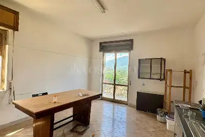 Palazzo in vendita, Via Alcide De Gasperi, Grottolella, Grottolella