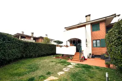 Villa in vendita, Via Giuseppe Lazzati, Roma