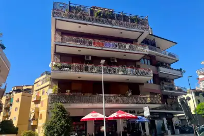 Box in vendita, Via Isidoro del Lungo, Roma