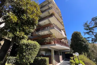 Casa in vendita, Via Quadroni, Roma