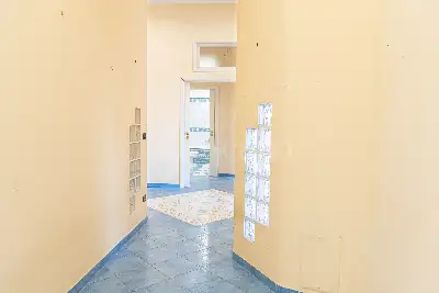 Casa in vendita, Via Maddaloni, Napoli