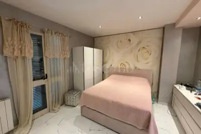 Villino a Schiera in vendita, Via Ipparco di Nicea, Roma