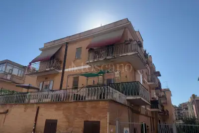 Casa in vendita, Via Francesco Posterla, Roma
