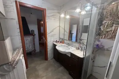 Casa Indipendente in vendita, Via Francesco Monico, Cadegliano-Viconago