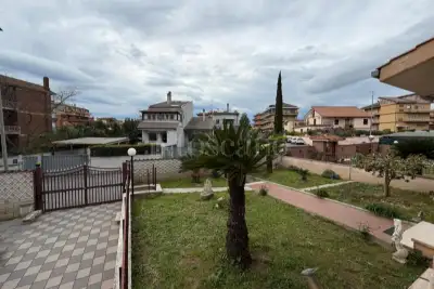 Villa in vendita, Via Taleggio, Roma