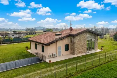 Villa in vendita, Via Mariola, Gussago