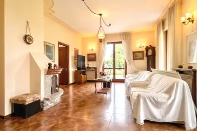 Villa in vendita, Via Fratelli Rosselli, Lograto