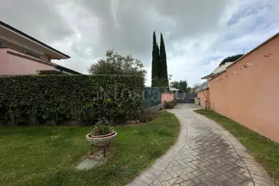 Villa Plurifamiliare in vendita, Via Rea Silvia, Anzio