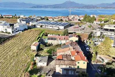 Villino a Schiera in vendita, Località Vecchi, Peschiera del Garda