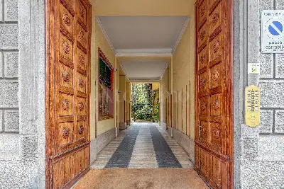 Casa in vendita, Via Giulio Uberti, Milano