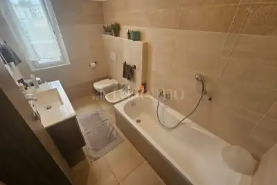 Casa in vendita, Via Milano, Villa Guardia