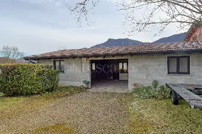 Casa Indipendente in vendita, Via Della Repubblica, Bisuschio