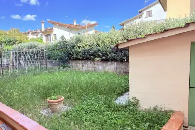 Casa Indipendente in vendita, Via Quinto Martini, Prato