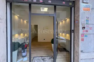 Negozio in affitto, Via dei Fontej, Roma