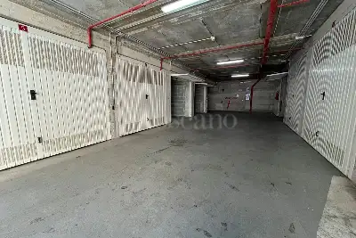 Box in vendita, Via Alessandro Manzoni, Napoli