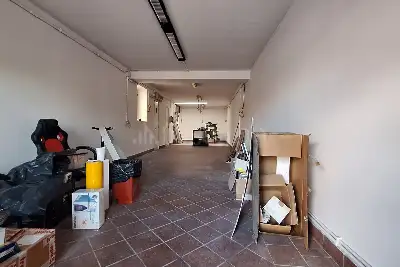 Negozio in vendita, Via Volturno, Latina