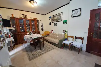 Casa in vendita, Via Montevideo, Pomezia