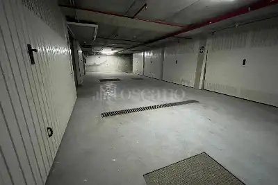 Box in vendita, Via Alessandro Manzoni, Napoli