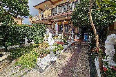 Villa Plurifamiliare in vendita, Lungomare delle Meduse, Pomezia
