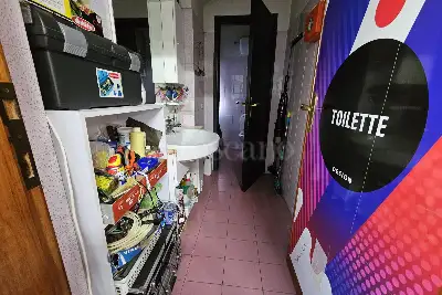 Negozio in vendita, Latina V.le Le Corbusier 175, Latina