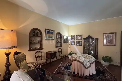 Casa in vendita, Viale Montegrappa, Prato