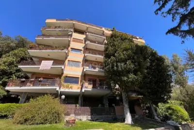 Casa in vendita, Via Quadroni, Roma