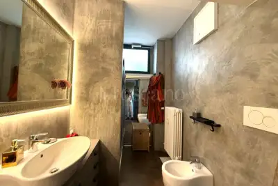 Casa in vendita, Via Achille Bizzoni, Milano