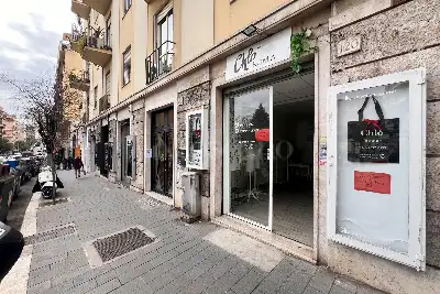 Negozio in vendita, Via Edoardo Jenner, Roma